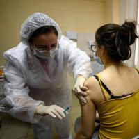 A primera hora y en simultáneo: cuándo comenzará a aplicarse la vacuna rusa