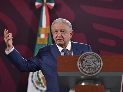 AMLO minimiza críticas sobre la "sobrerrepresentación": son "de risa"
