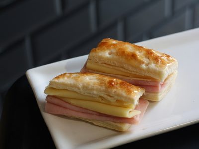 Fosforitos de jamón y queso: en 15 minutos y con 5 ingredientes, hacé esta delicia y poné la pava para el mate