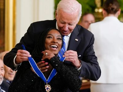 Qué deportistas recibieron la Medalla Presidencial de la Libertad, la misma que Joe Biden le otorgará a Lionel Messi