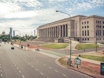 La Facultad de Derecho de la UBA ganó un prestigioso concurso y dejó a Francia en el segundo lugar