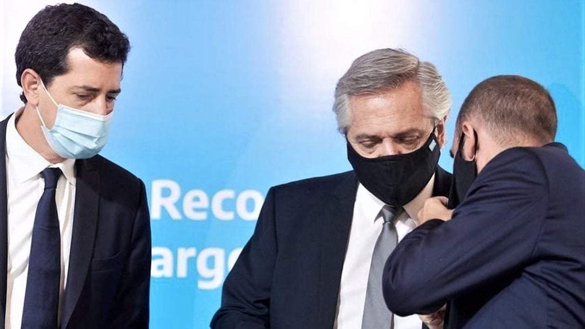 El ministro del Interior, Eduardo "Wado" Pedro, y el presidente de la Nación, Alberto Fernández. Fuente: (Twitter)