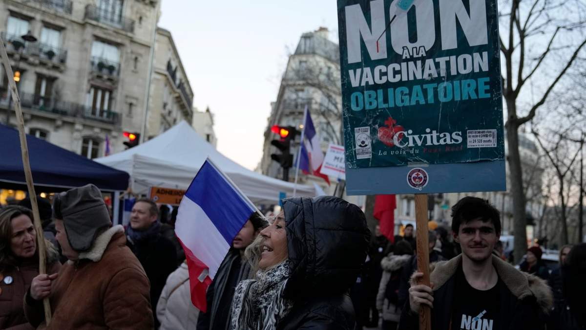 Protesta contra la vacunación obligatoria en Francia