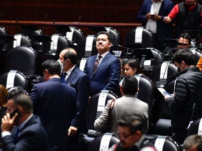 Presentan dictamen de la reforma electoral de AMLO; oposición anticipa voto en contra