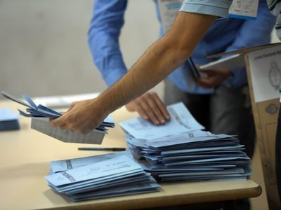 ELECCIONES 2021: las fuerzas políticas aguardan los resultados en los bunkers