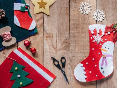 No tires las botellas de plástico y convertilas en estos increíbles dulceros navideños