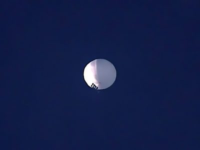 EU estudia plan para derribar globo chino en el Atlántico