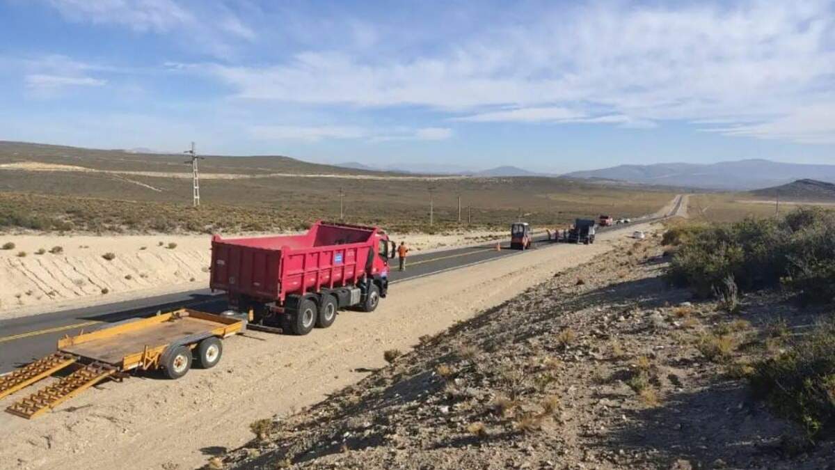 Trabajos de mantenimiento en la Ruta Nacional N° 40. Fuente: (Vialidad Nacional)