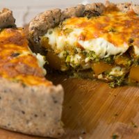 Tarta bicolor de calabaza y espinaca: preparate para terminar la semana con la receta más jugosa, rica y rendidora