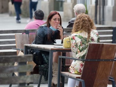 Por rebrotes, en España no se podrá fumar al aire libre sin respetar distancia de seguridad