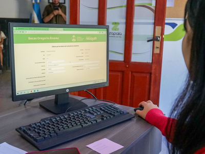 Becas Gregorio Álvarez: este miércoles inicia el cobro para más de 5000 estudiantes neuquinos