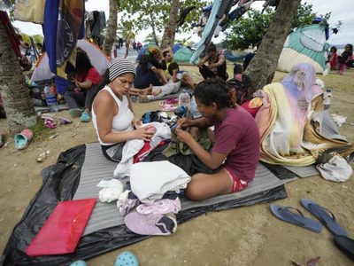 “Miles no, son cientos” de venezolanos devueltos por EU a México cada día, aclara Ebrard