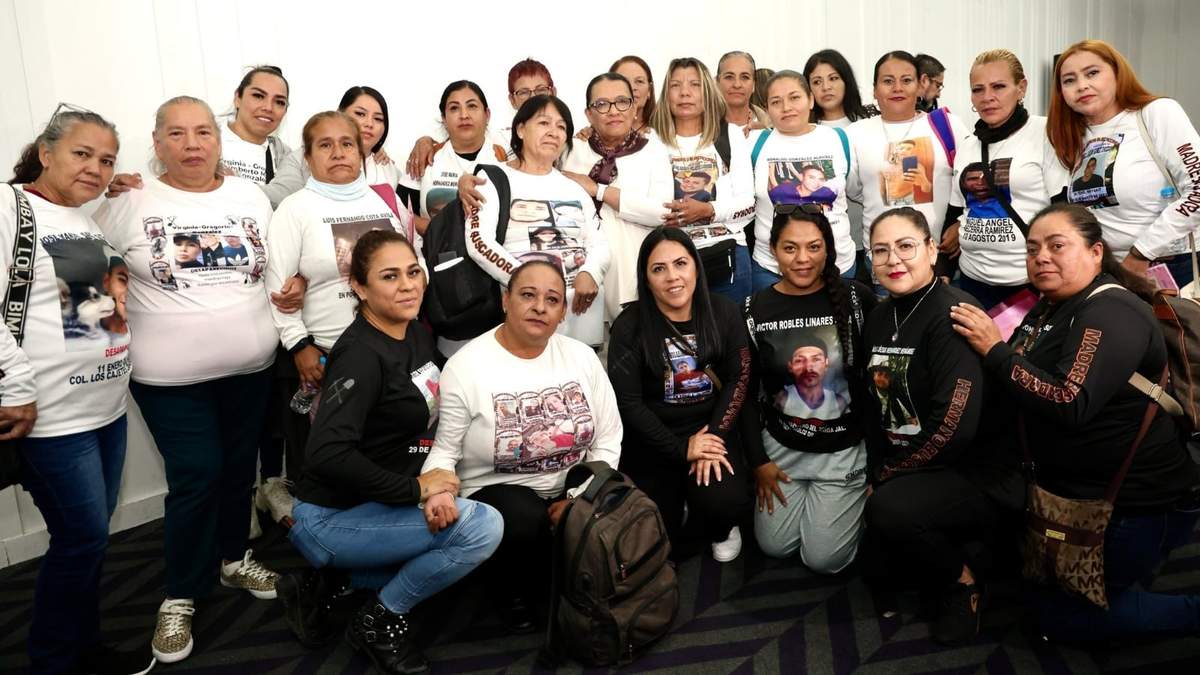 La titular de Segob y las integrantes del colectivo