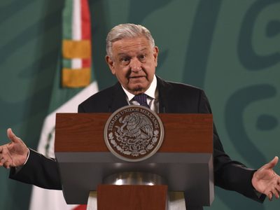AMLO promete a gobernadores entrantes ayuda para pagar la nómina