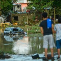 Reportan tres muertos por inundaciones en Veracruz