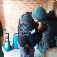 Se realizaron 10 allanamientos en simultáneo en Centenario por presunto abuso de arma de fuego