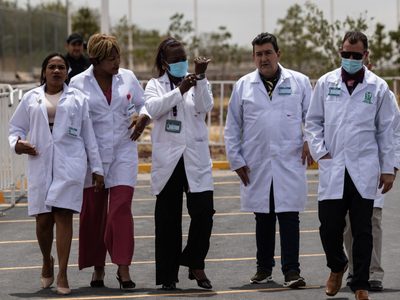 Éstos son los mexicanos en riesgo de perder la visa de EU por médicos cubanos