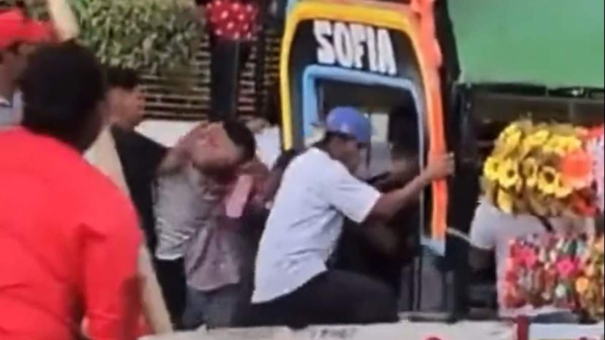 Riña en trajinera