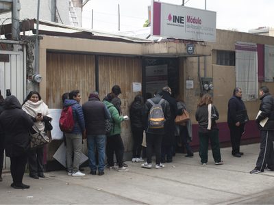 El INE culpa al Plan B de retrasar la entrega de credenciales para votar por esta razón