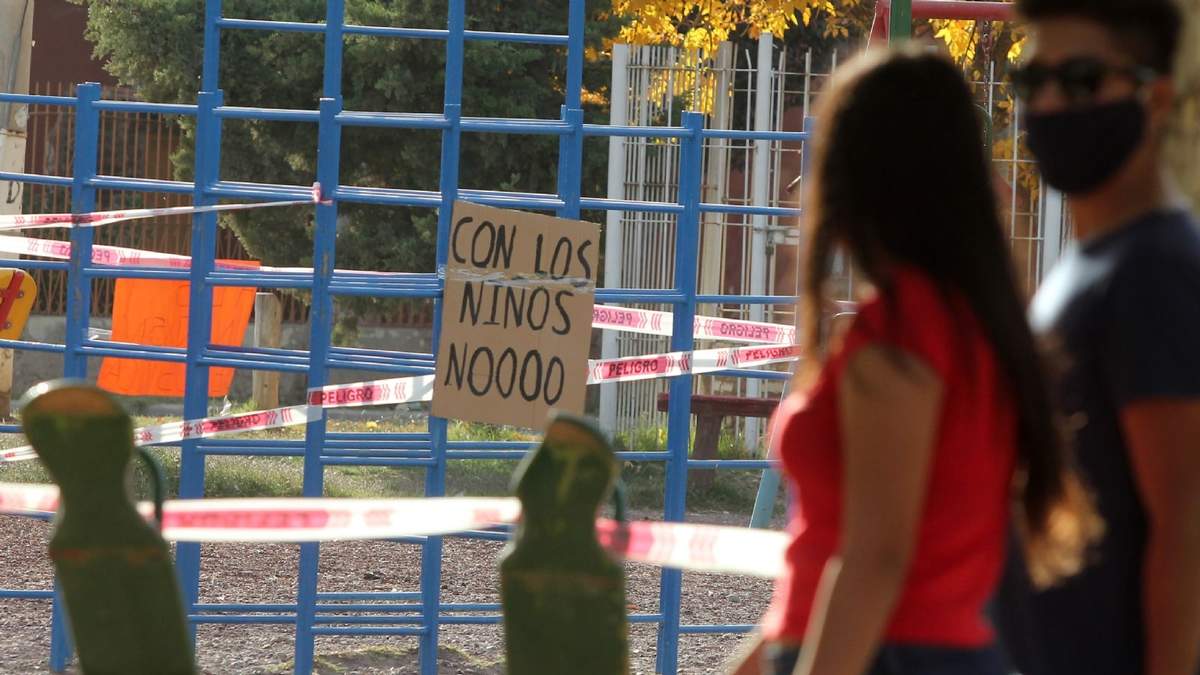 Pedido de justicia en la plaza del barrio Canal V de la Ciudad de Neuquén. Fuente: (Twitter)