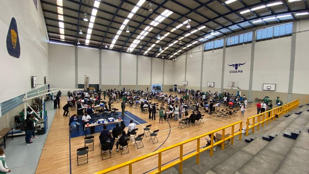 Aplicación de la vacuna esta semana en la Preparatoria 5 de la UNAM