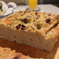 Focaccia: así la podés hacer bien caserita, esponjosa y tan rica como las compradas