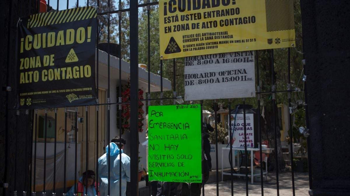 El Panteón General de Iztapalapa cerrado al público.