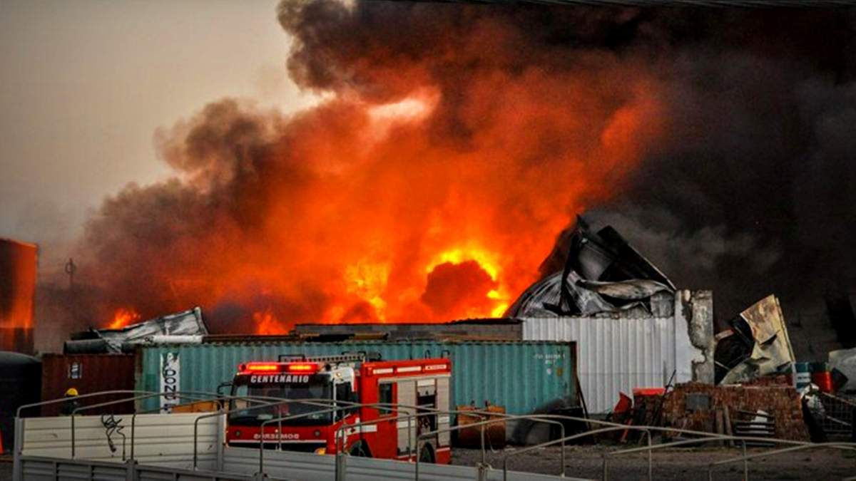 Incendio en PIN Fuente: (Twitter)