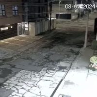 Detienen a madre de bebé de dos años que cayó de un balcón cuando lo dejó solo (Video)