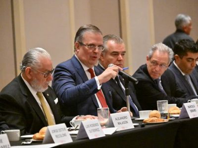 México analiza ajustar sus políticas arancelarias por la guerra comercial entre EU y China