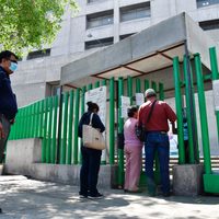 En caso de saturación, hospitales darán prioridad a jóvenes sobre adultos mayores