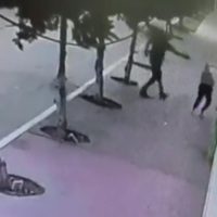 Asesinato a plena luz del día de una mujer queda grabado en video en calles de Tijuana