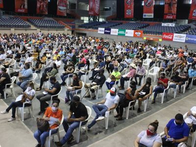 La OMS recomienda una segunda vacuna de refuerzo contra el covid-19 para personas mayores de edad