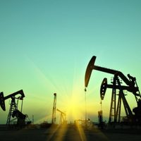 El petróleo opera con bajas en los mercados internacionales