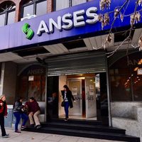 ANSES: quiénes pueden cobrar el subsidio de contención familiar de $15.000
