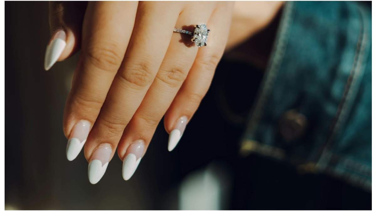 Nail Art blanco. Fuente: (Instagram)