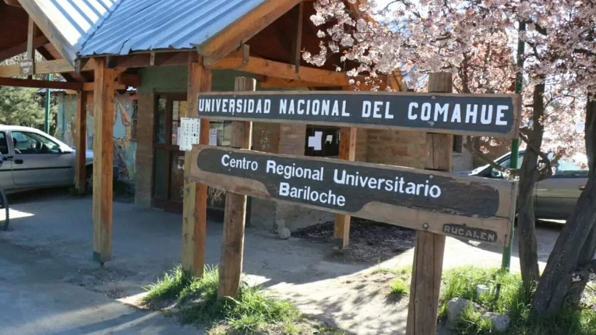 El curso se dictará en la sede de la UNComa, en Bariloche. Fuente: (Redes sociales).
