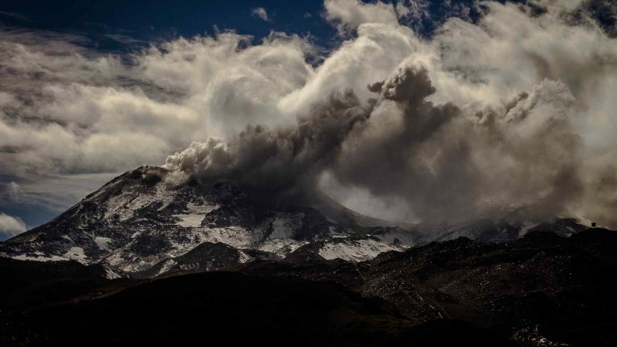 El volcán continúa en alerta amarilla. Fuente: (Twitter)