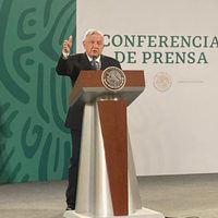 AMLO avala padrón de usuarios de telefonía; dice que es por seguridad