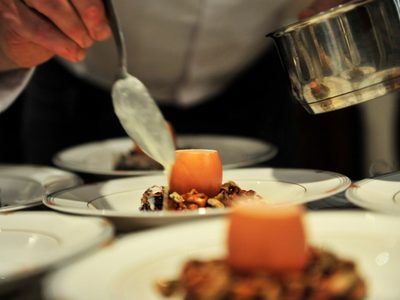 Savarin, mucho mas que el nombre de un postre