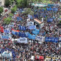 El Gobierno le podría descontar el día a los trabajadores que participen del paro de la CGT