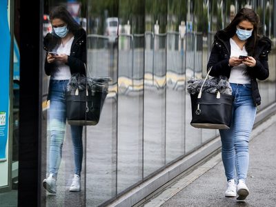 Por el avance del coronavirus, Suiza aumenta las restricciones
