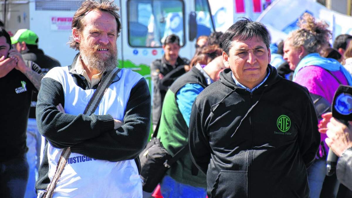 Marcelo Guagliardo (ATEN), junto a Carlos Quintriqueo. Fuente: (Twitter)