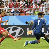 Tiene Perú amargo retorno al Mundial al caer 1-0 ante Dinamarca