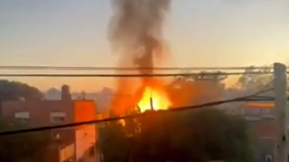 Se incendió un depósito de garrafas y varias personas resultaron heridas