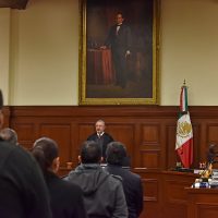 Arbitrario pedir que estudiantes becados no trabajen: SCJN