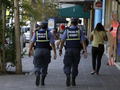 Habrá más presencia policial durante la temporada de verano en los espacio públicos de Neuquén capital