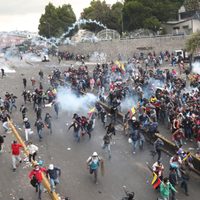 Represión en Ecuador: 5 muertos, mil 70 presos y 855 heridos