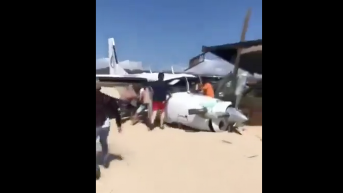 Uno de los videos que circuló en redes sobre la aeronave