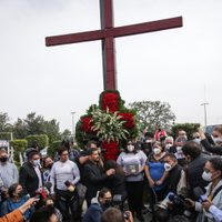 Línea 12: Familiares de víctimas exigen justicia y demoler el tramo elevado